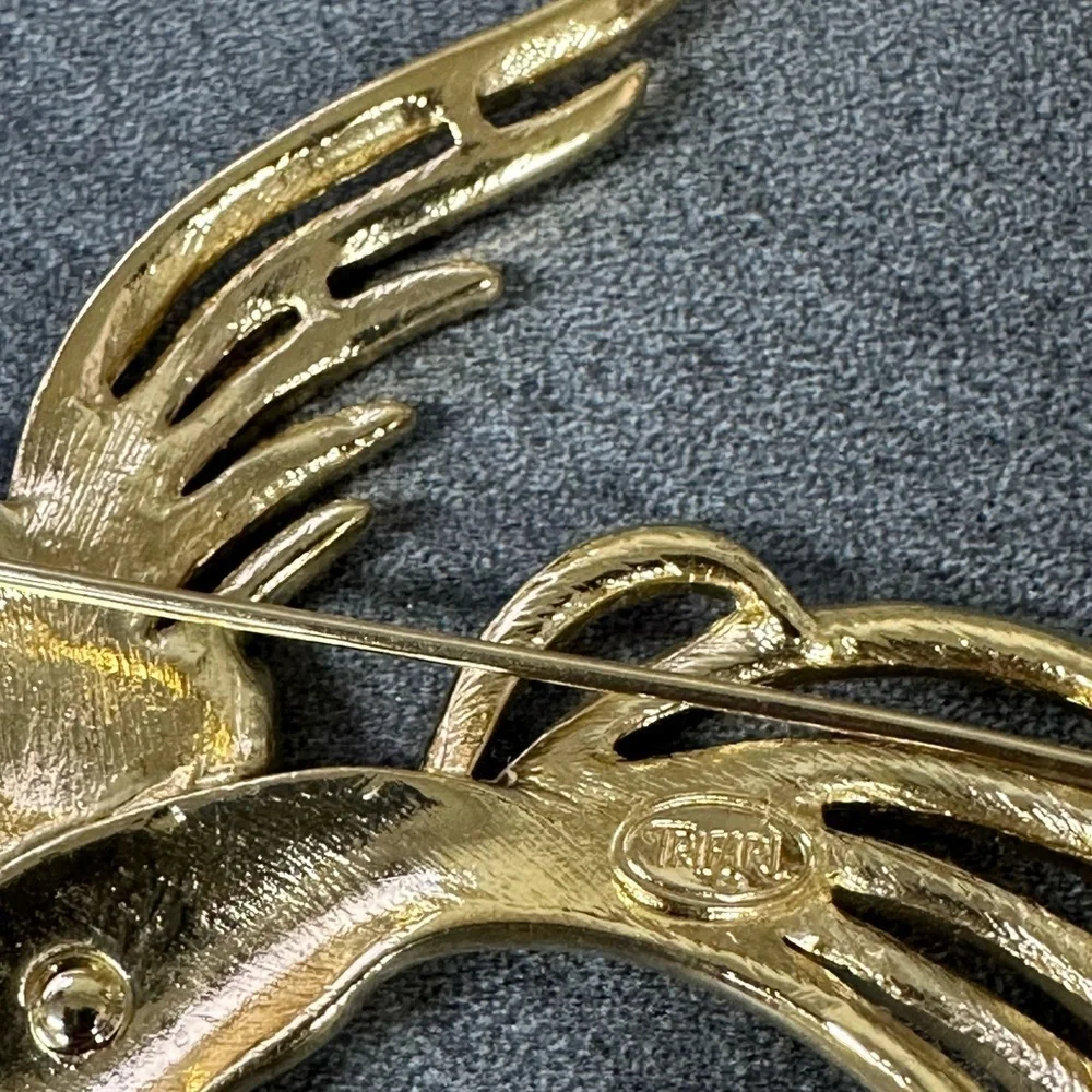 Vintage Trifari Signed Gold Pink Enamel Paradise Large Bird Brooch